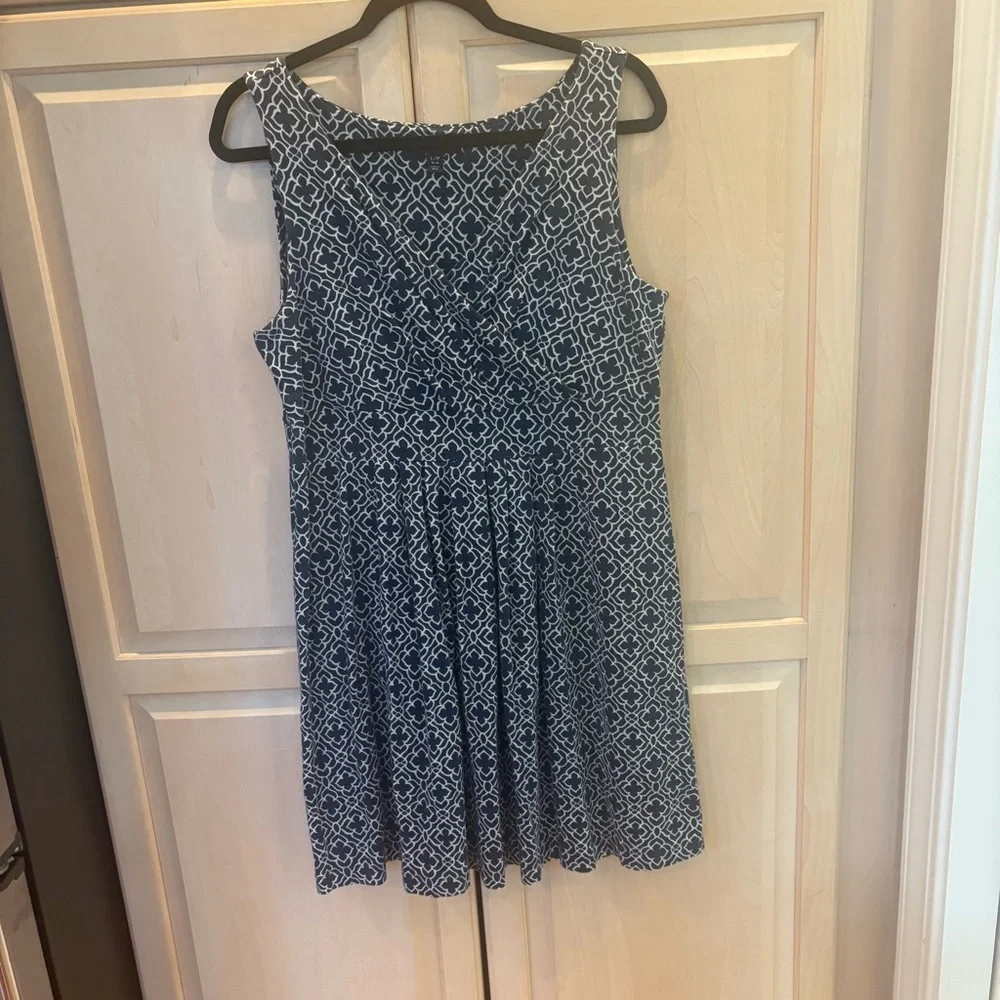 Land’s End Navy and White Patterned Sleeveless Dress